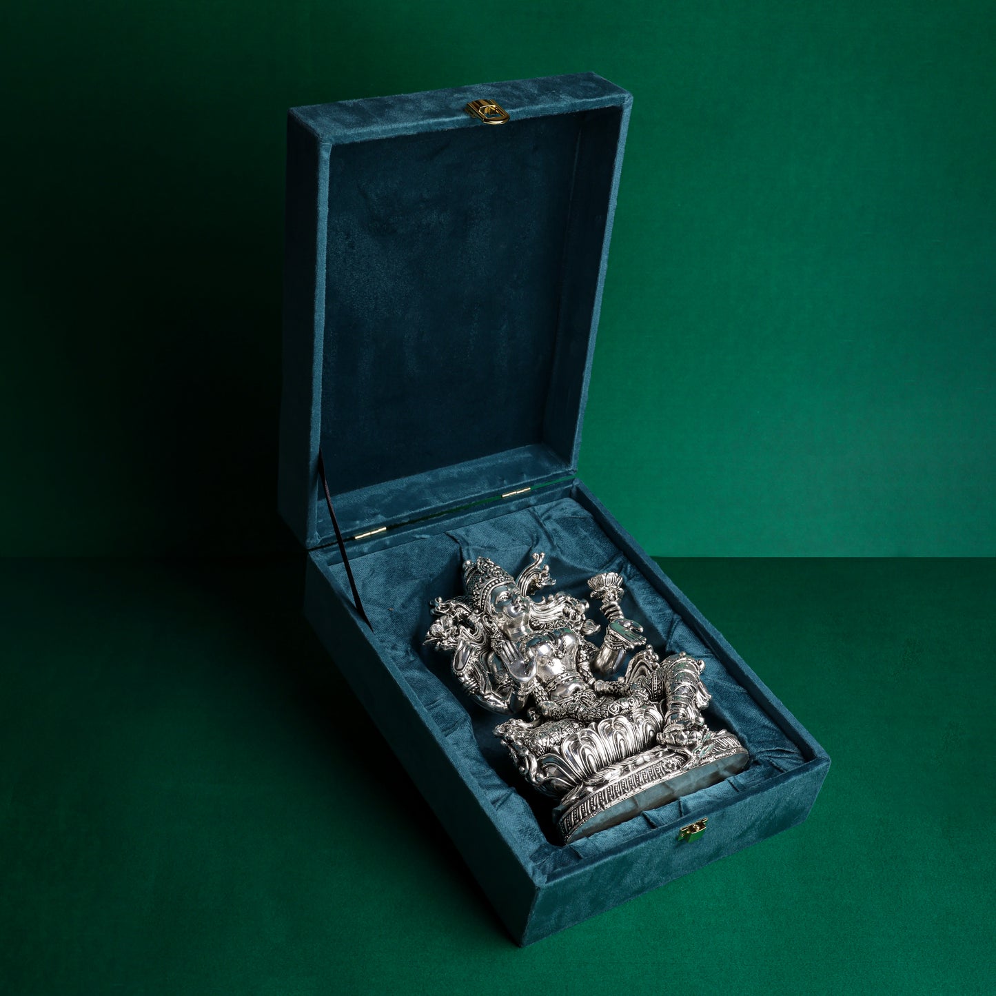 Radiant lakshmi - Treza